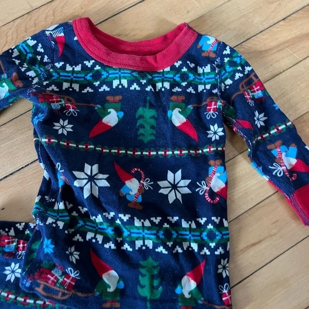 Hanna Andersson Gnome‎ Christmas two piece pajama set long sleeve